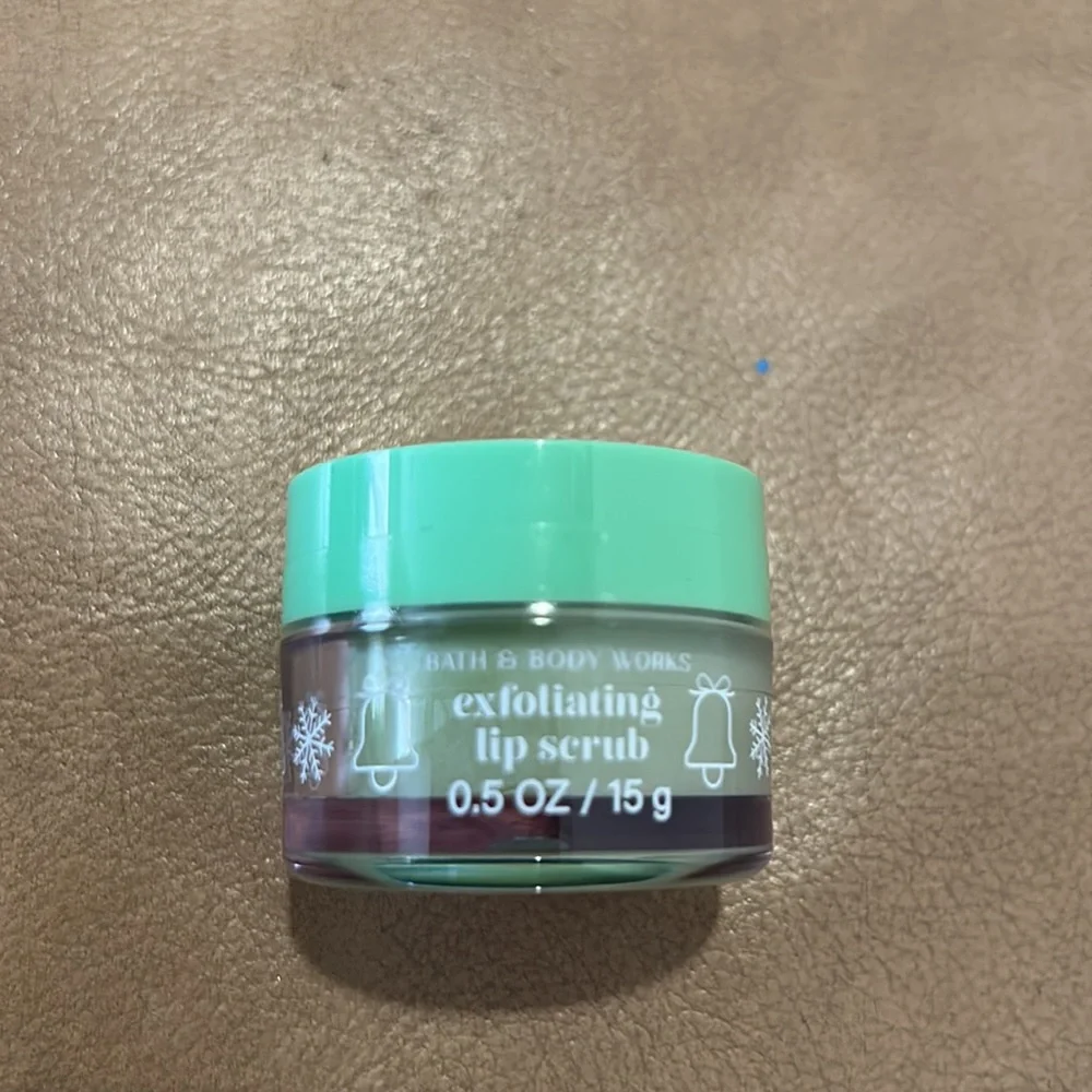 Brand new lip scrub - Picture 2 of 4
